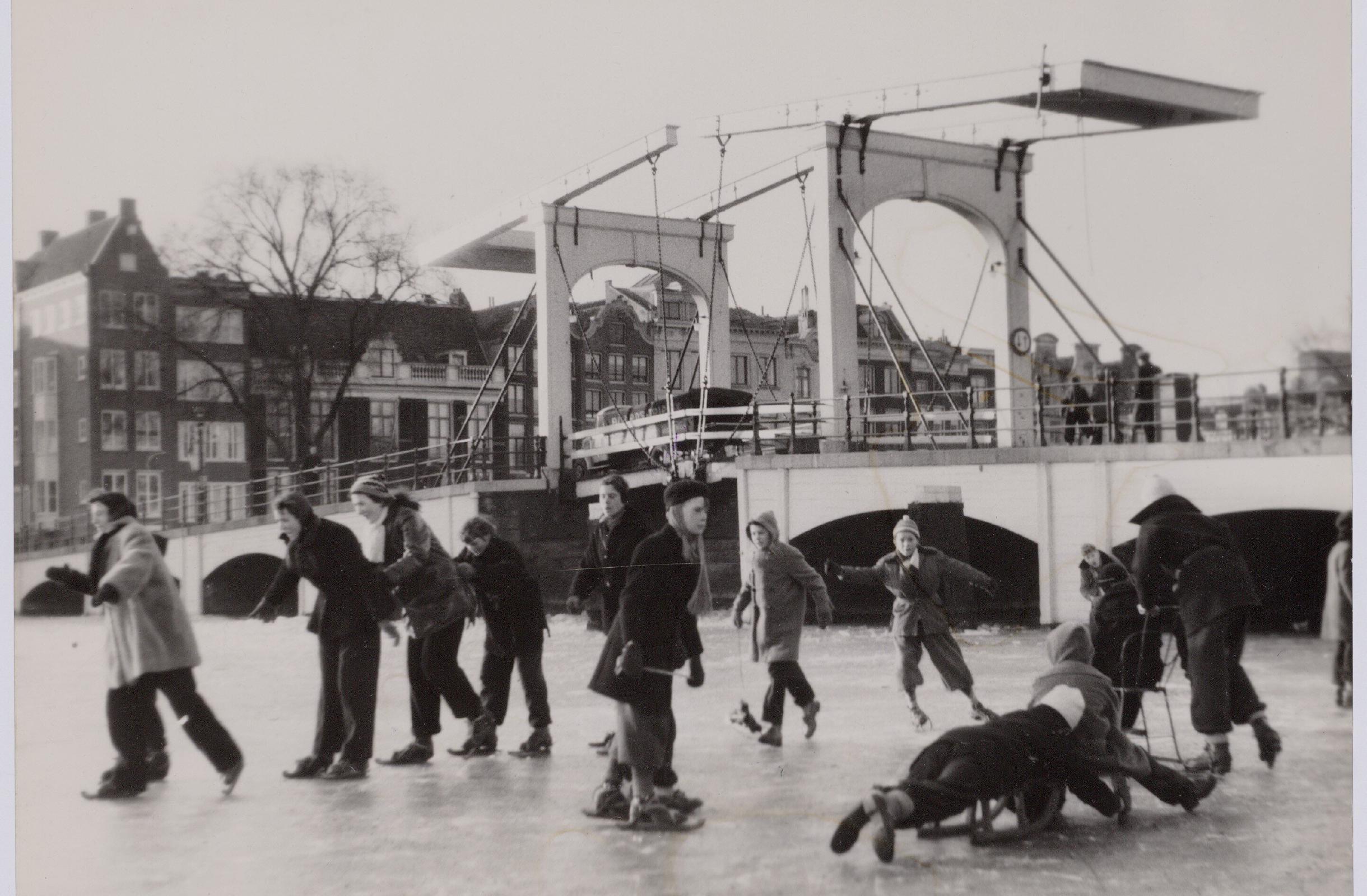 1. Remarkable stories carved from ice.